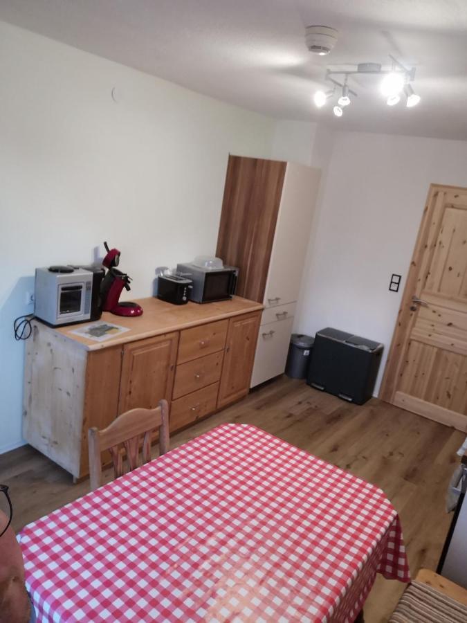 Apartment Auszeit Mit Kueche Viel Ruhe Und Natur Untrasried Esterno foto