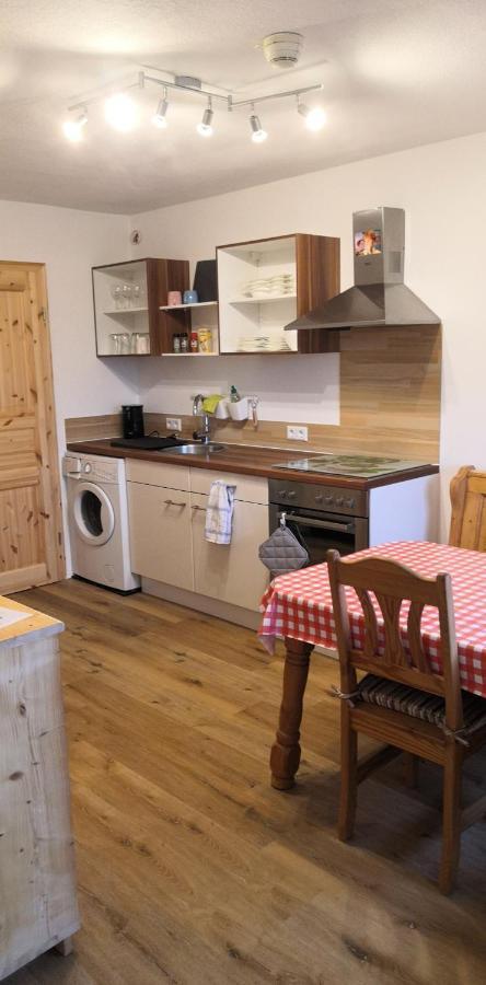 Apartment Auszeit Mit Kueche Viel Ruhe Und Natur Untrasried Esterno foto
