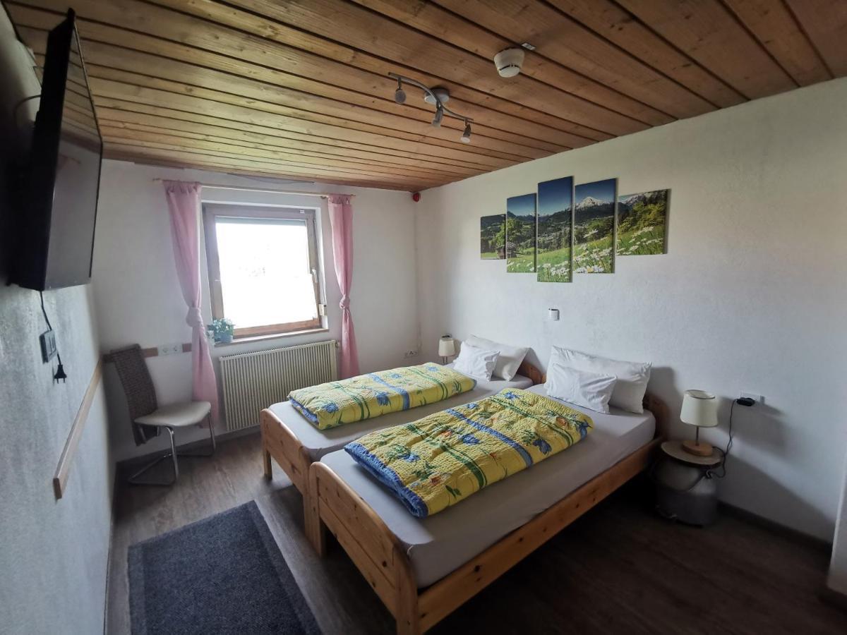 Apartment Auszeit Mit Kueche Viel Ruhe Und Natur Untrasried Esterno foto